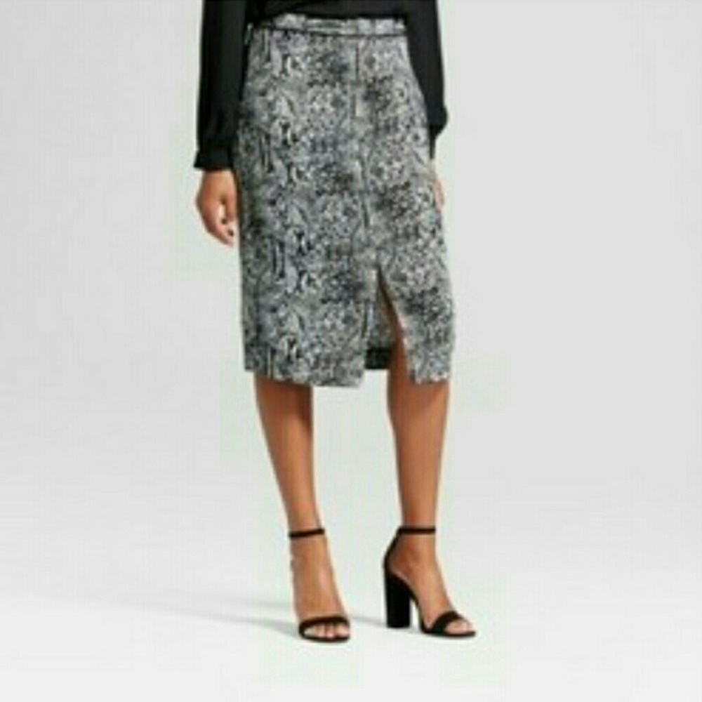 Who What Wear - Pencil Skirt w/ Front Slit